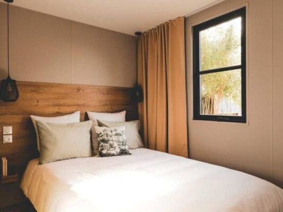 Stacaravan 28m² - 2 slaapkamers (bed van 160 cm) - met TV -