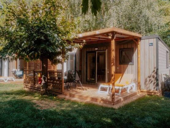 NIEUW// Mobile-home Oasis Premium 35m² - 2 kamers + Overdekt terras + LV + TV + Airco + Plancha