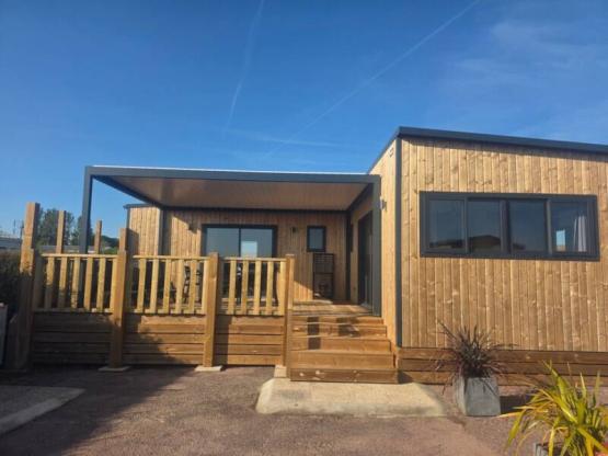 HORIZON Deluxe DUO LODGES 32m2+18m2 (Aankomst op zondag in het hoogseizoen)