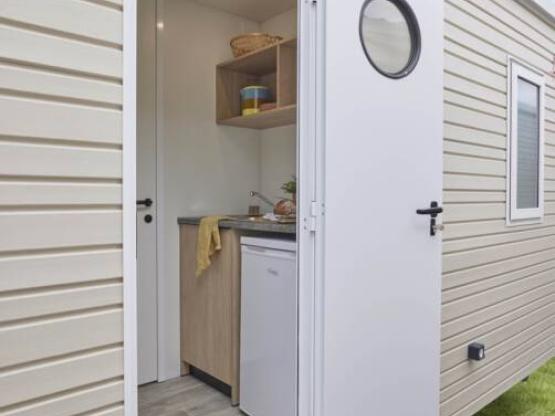 Emplacement PREMIUM = 95m² avec sanitaire privé + 1 voiture + tente ou caravane + électricité