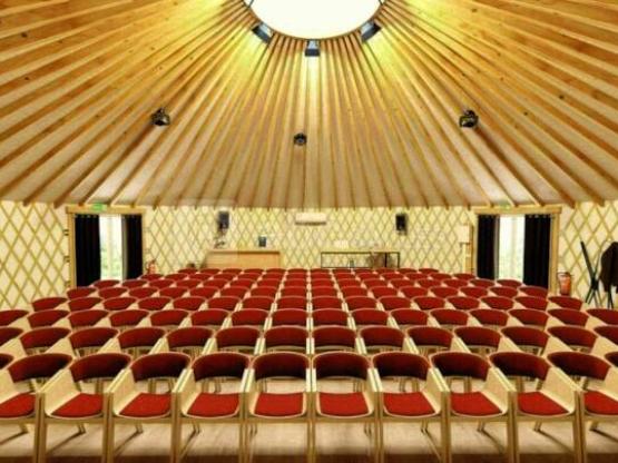 La Salle Yourte 100 m² uniquement