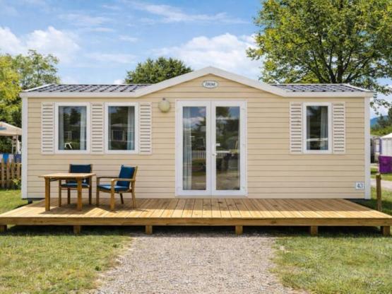 Titania stacaravan - 32m2 + 15m2 terras - 3 slaapkamers