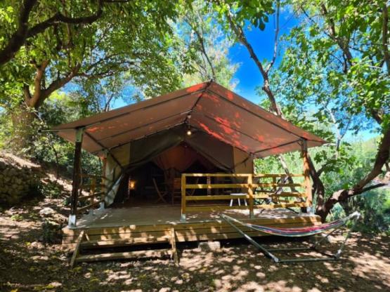 Lodge Cocoon River 28 m² - 2 slaapkamers (zonder sanitair) + overdekt terras