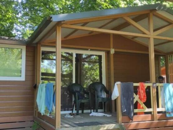 Chalet  climatisé / 32m2 / 3 chambres / TV / Terrasse couverte 12 m²