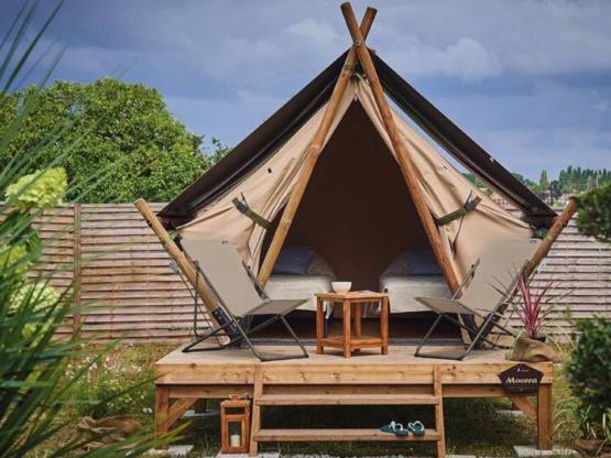 Comfort standplaats - MOOREA tent met individueel sanitair