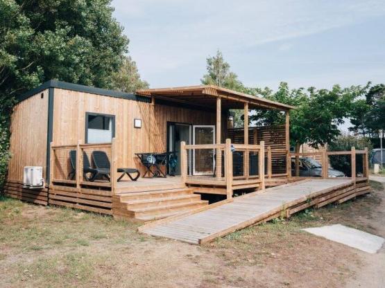 Homeflower Premium 29m²  rolstoel OK - 2 kamers + overdekt terras + TV+ lakens+ handdoeken + CLIM
