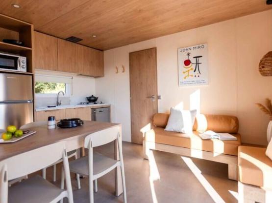 Luxe stacaravan - 2 slaapkamers en 2 badkamers