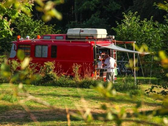 C011 Emplacement caravane + voiture + electricité
