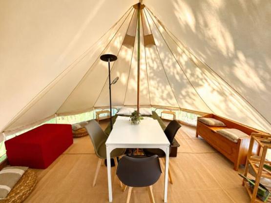 Tentenlodge in het bamboebos