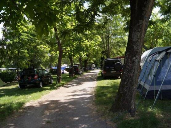 Lente: Kampeerplaats + Voertuig