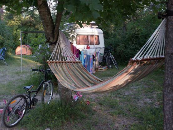 STANDAARD Kampeerplek PAKKET, personen en elektriciteit te boeken als optie