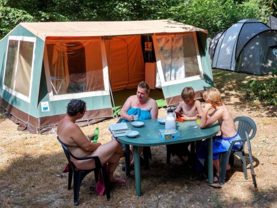 Ingerichte bungalowtent - 25 m²