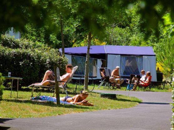 Standplaats: Voertuig + Tent of caravan + Elektriciteit 10A