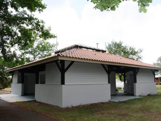 Stellplatz + auto + Strom