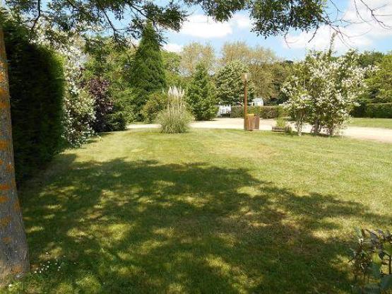 Confort kampeerplaats - Elektriciteit 6A - Water - Afvoer - roze zone