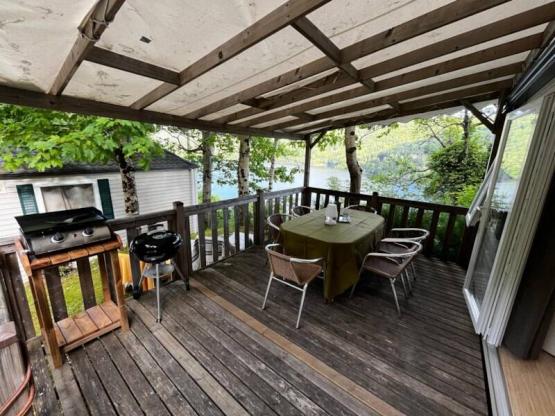 Starcaravan Confort+ 31m² (3 slaapkamers) + overdekt terras 14 m²