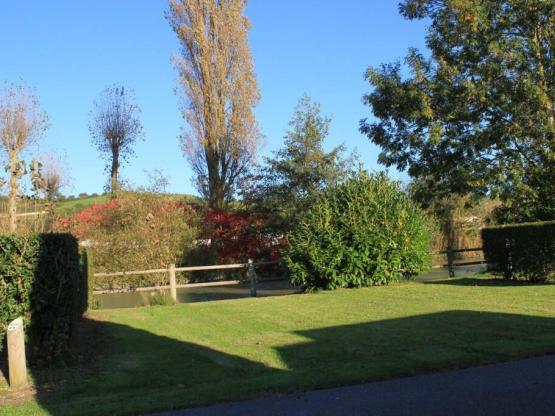 Standard Pakket : standplaats + 1 Voertuig + Tent, caravan of camper + elektriciteit