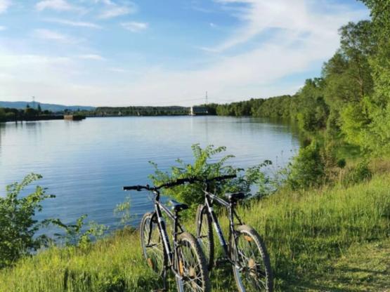 FIETSPLAATS (elektriciteit + 1 tent)