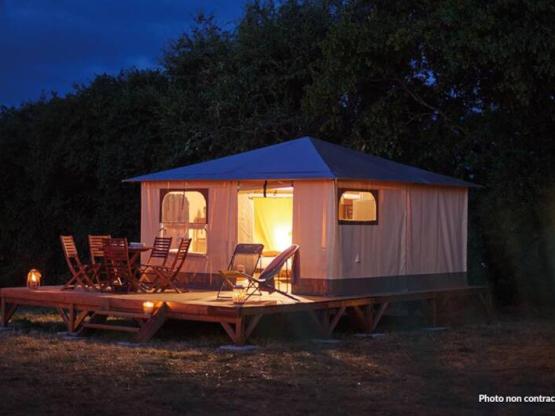 NEW - Bungalowtent Marquises 19m² 2 kamers (zonder eigen sanitaire) Mini 1 nacht