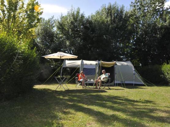 Basisprijs Comfortplaats (1 tent, caravan of camper / 1 auto / elektriciteit 10A)