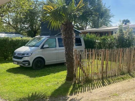 Standplaats  + 1 auto + tent of caravan