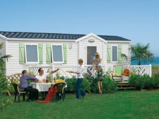 Stacaravan Super Titania 35m² / 3 slaapkamers - Half-schaduwrijk terras