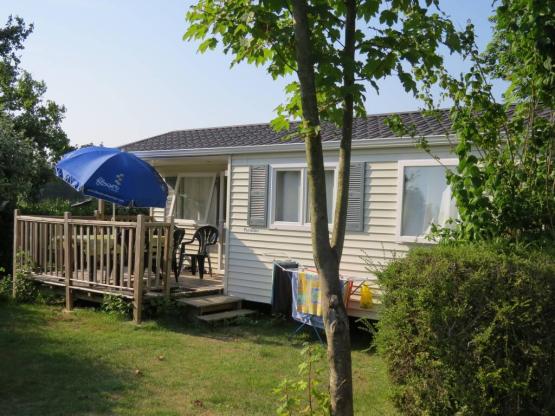 Stacaravan CONFORT 25m² - (4pers) - 2 kamers + 1SDB + WC + TV + Half overdekt terras