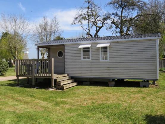 Stacaravan CONFORT 31m² - (6 pers) 3 kamers + 1 badkamer+ wc + half-schaduwrijk terras