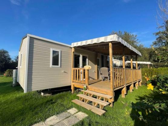 Stacaravan - COMFORT - 3 Slaapkamers - TV - met halfoverdekt terras (woensdag: Juli / Augustus)