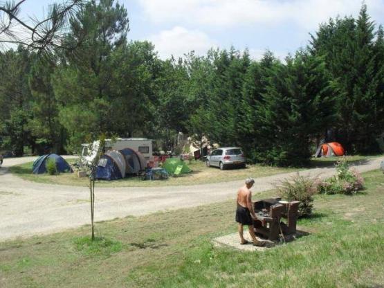 Kampeerplaats Nature - elektriciteit inbegrepen 6 A , 80 tot 100 m², alleen voor tent of caravan