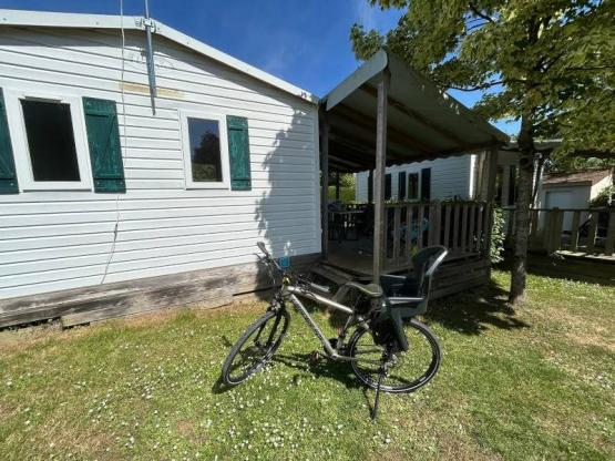 Stacaravan SUPER ASTRIA 1 slaapkamer + TV + overdekt terras + wifi