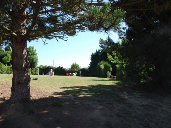 Standplaats Telt zonder elektriciteit + voertuig