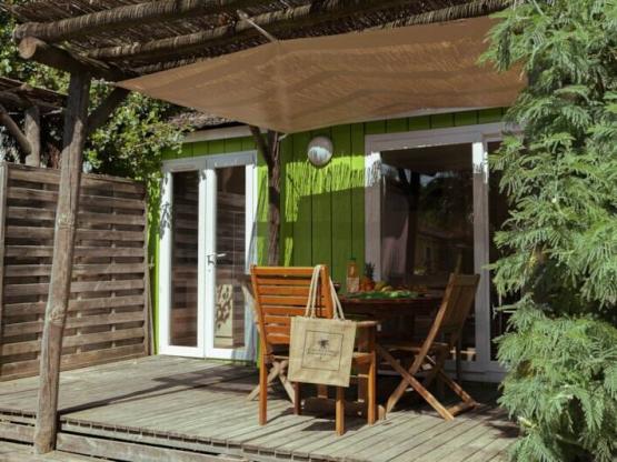 Paillotte BAYA PREMIUM 24m² / 1 (slaap)kamer - Terras 11m²