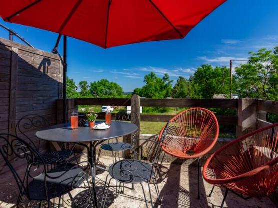 F1G - Huisje met terras