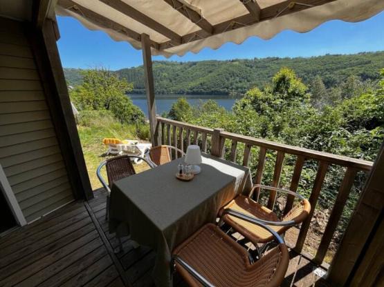 Starcaravan Confort 23 m² (2 slaapkamers) + overdekt terras 7 m²