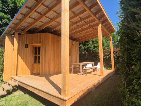 Trekkershut  CONFORT  25 m² (2 kamers) + overdekt terras + TV - zonder privé sanitair