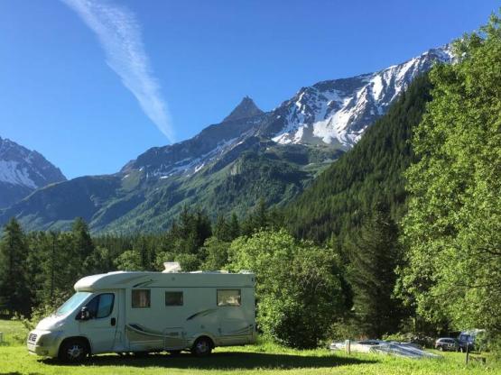 Basisprijs Comfortplaats (1 tent, caravan of camper / 1 auto / elektriciteit 5A)