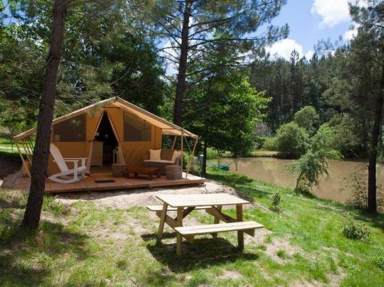 Glamping Cotton Lodge Nature - aan de rand van het meer (volledig ingericht Canadese tent)