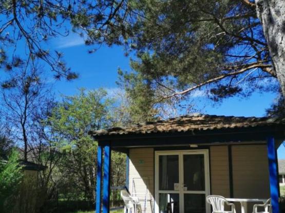 Kleiner Chalet-Bungalow