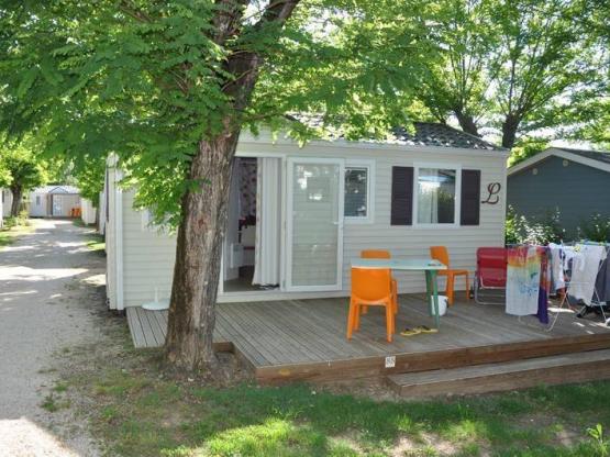 First Stacaravan - 2 slaapkamers - 22m²