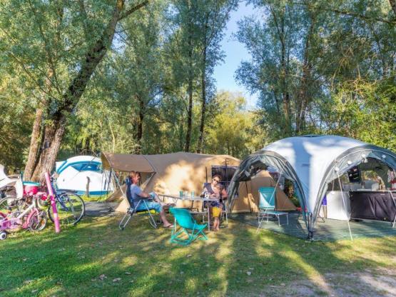 Standplaats NATURE :  1 Voertuig   Tent / Caravan / Camper