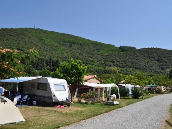 Pitch + 2 personen + prive toilet. + Elektriciteit