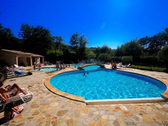 Basisprijs Comfortplaats (elektriciteit 10A) >100m² met (eigen) sanitair (alleen tent )