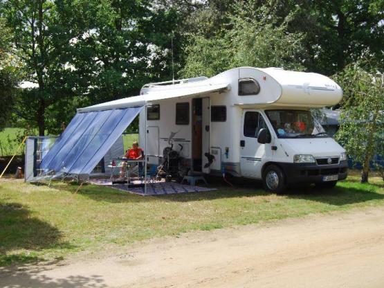 Pitch "ECO" : Caravan ou Motorhome 2 pers. + 1 car + electricity 10A