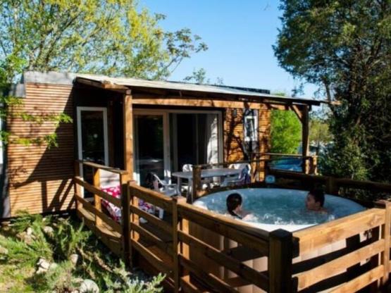 Mobil-Home Premium 2 slaapkamers - airconditioning + SPA