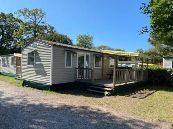 Stacaravan Confort 34m² (3 slaapkamers) + Half-schaduwrijk terras