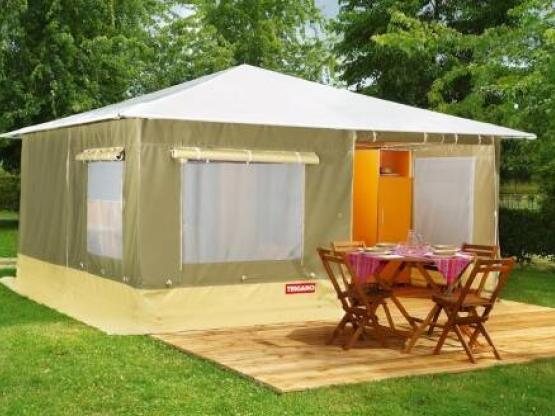 Bungalow Tenthuisjes 20m2 2 kamers 5 personen verhuur van zondag op zondag in de maanden juli en augustus.