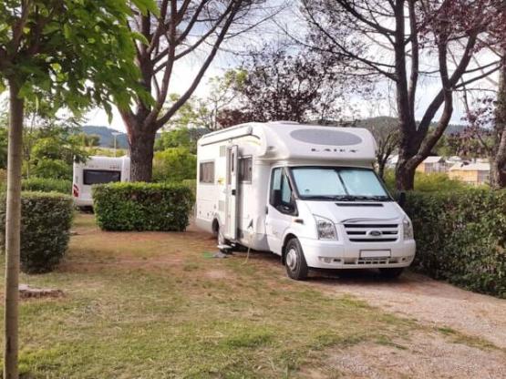 Basisprijs Comfortplaats (1 tent, caravan of camper / 1 auto / elektriciteit 10A)