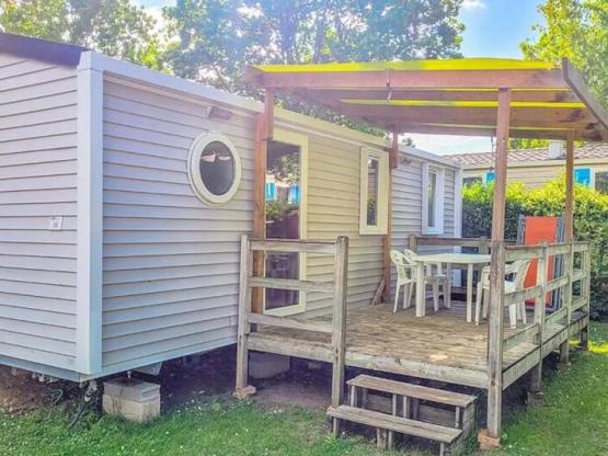 Stacaravan Family 29m² COMFORT - 3 slaapkamers + overdekt terras + TV