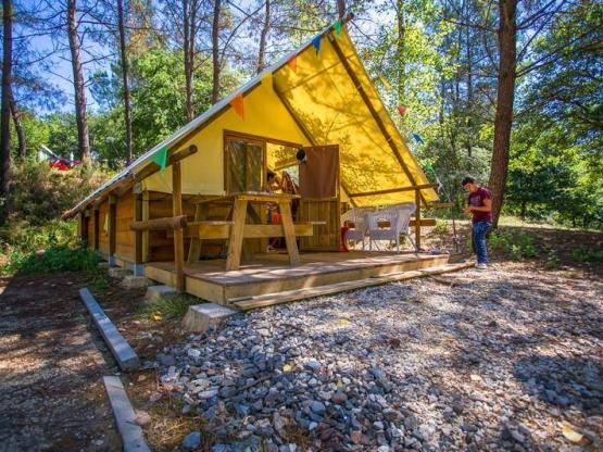Glamping ! Blokhut Trappeut Grand Confort  (badkamer, keuken met koelkast en vriezer)